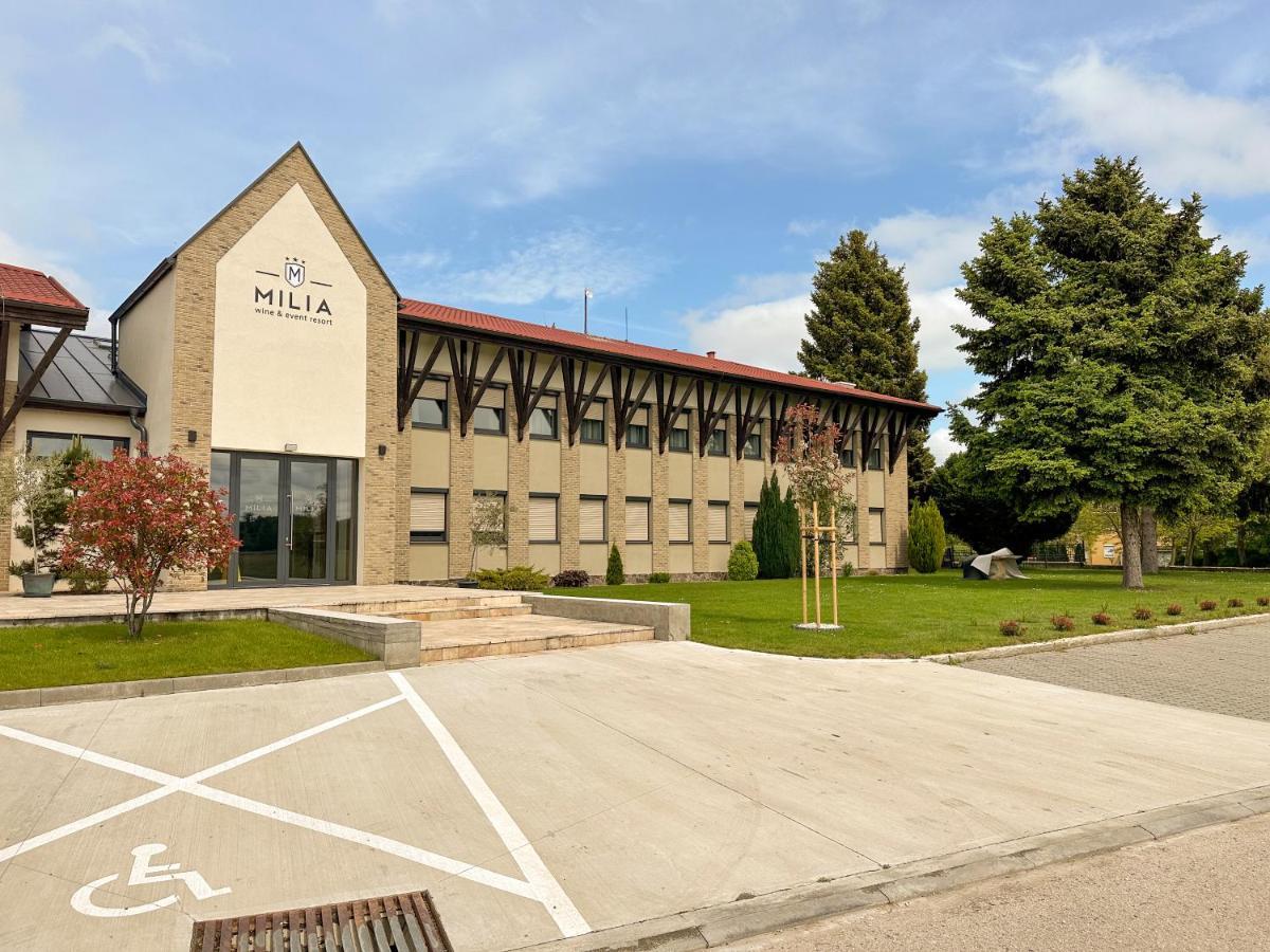 Milia Wine & Event Resort Dunajský Klátov Extérieur photo